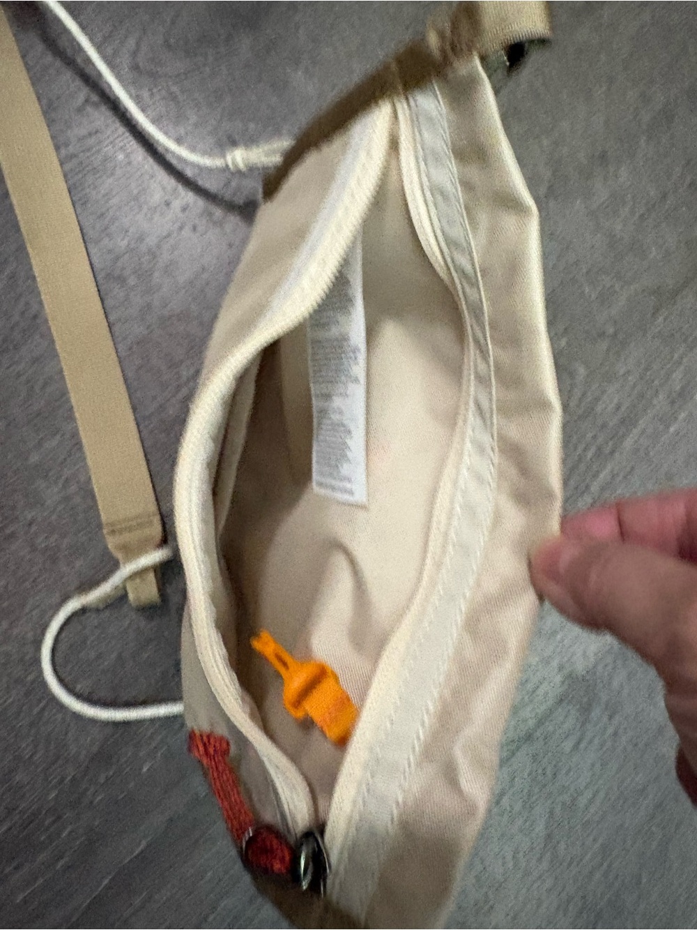 Cotopaxi Lista 2L Lightweight Crossbody Bag Cream Sustainable Outdoors Rip Stop - Picture 6 of 9